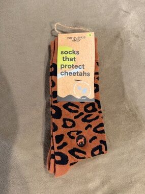 Conscious Step Men’s Brown Cheetah Crew Socks
